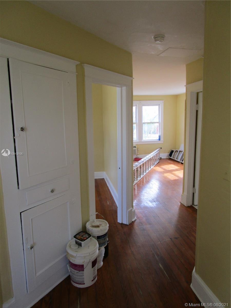 See details / 3918 sq. ft. $ 2021-04-12 0 Photo