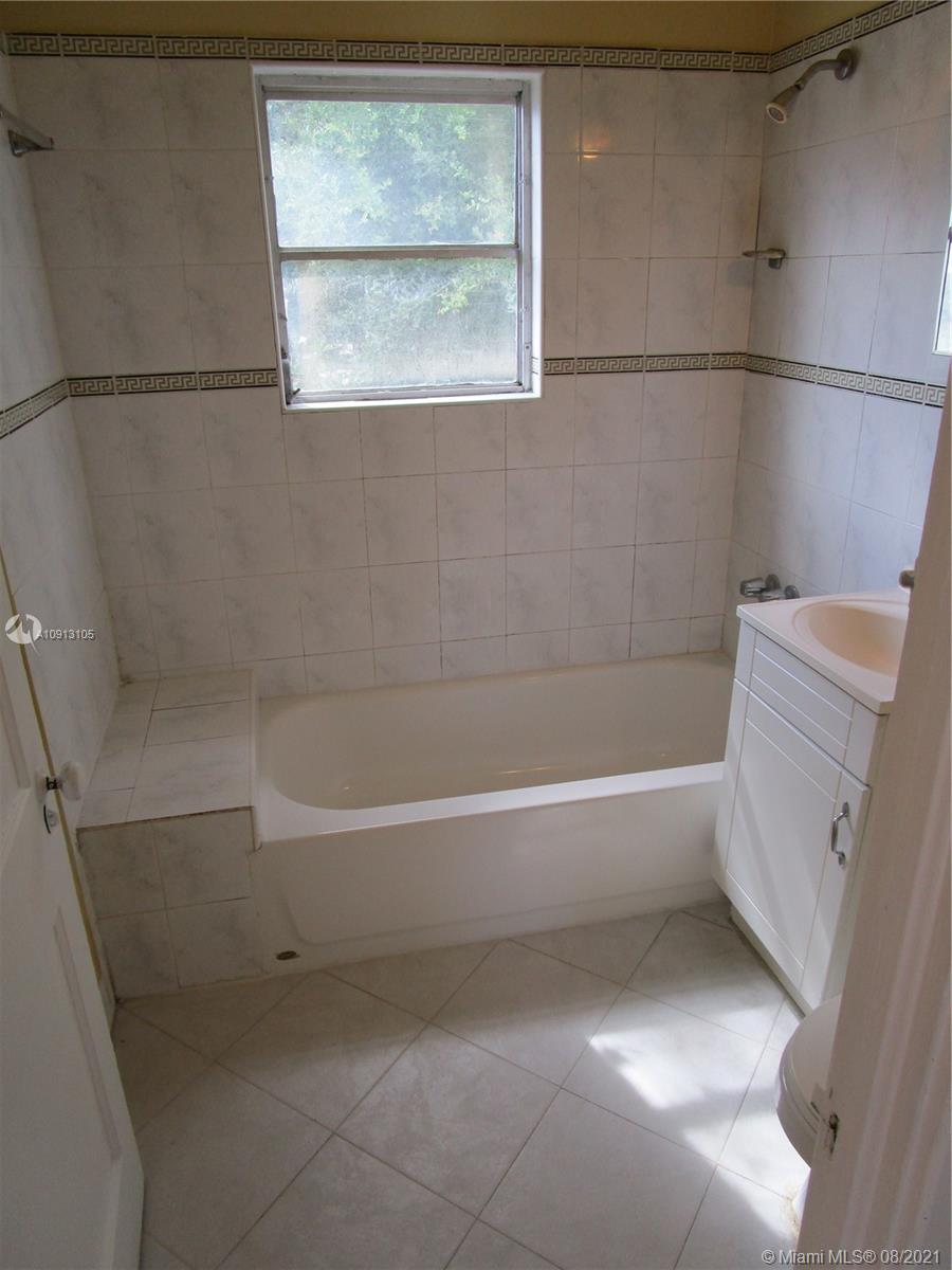 See details / 3918 sq. ft. $ 2021-04-12 0 Photo