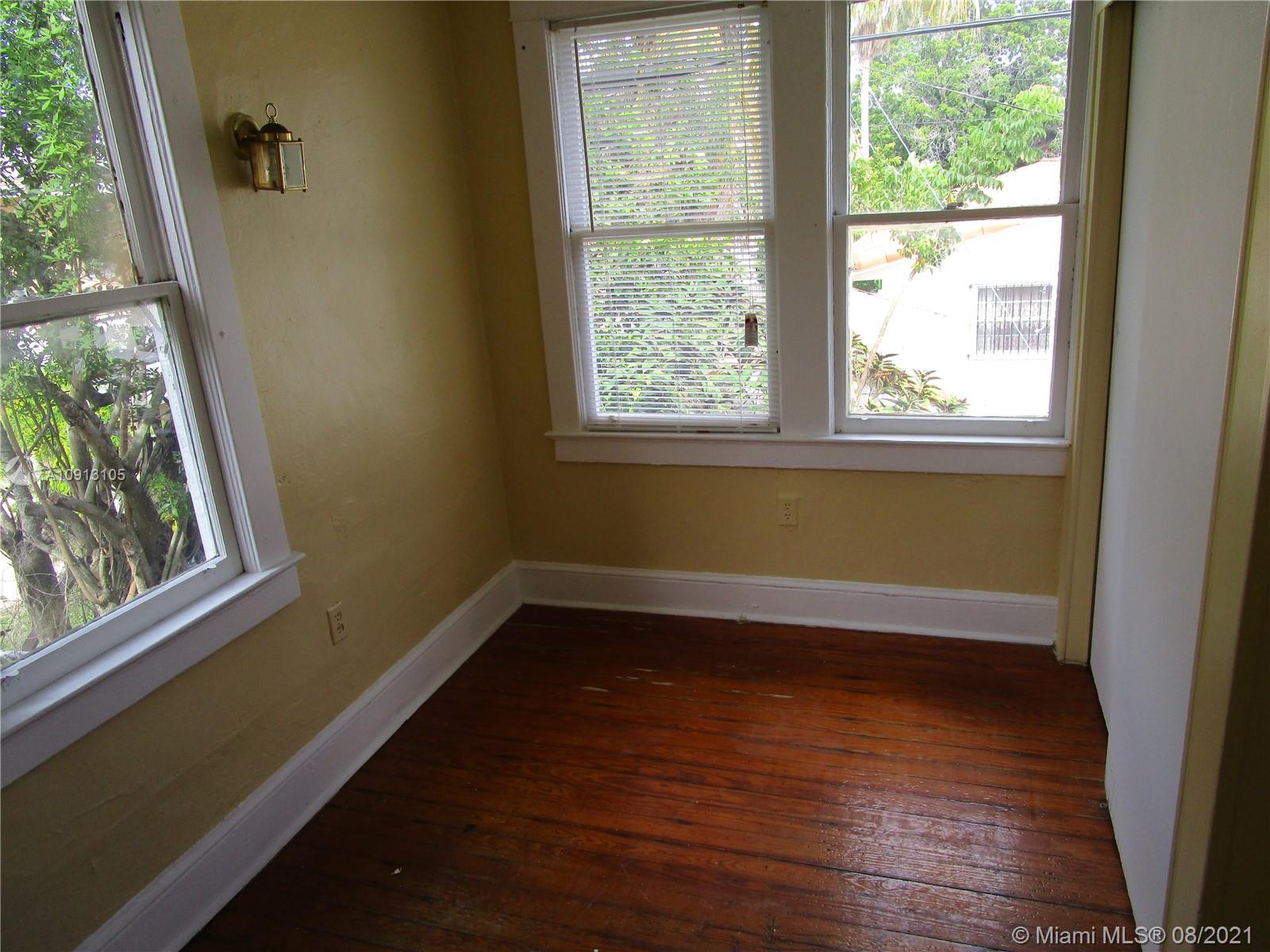 See details / 3918 sq. ft. $ 2021-04-12 0 Photo
