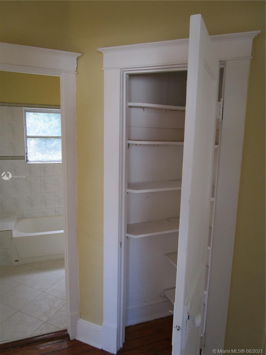 See details / 3918 sq. ft. $ 2021-04-12 0 Photo