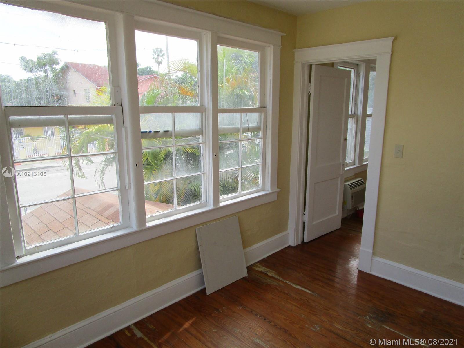 See details / 3918 sq. ft. $ 2021-04-12 0 Photo