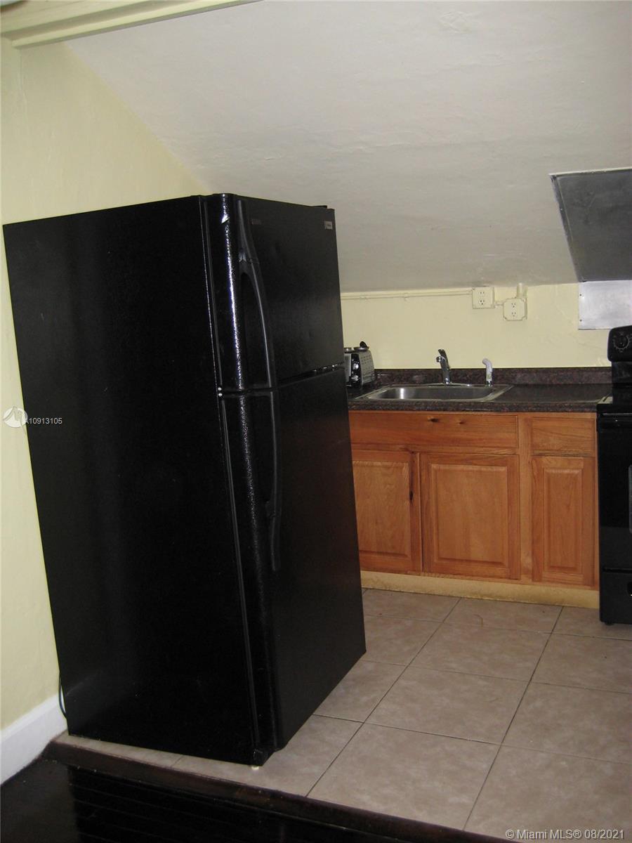 See details / 3918 sq. ft. $ 2021-04-12 0 Photo