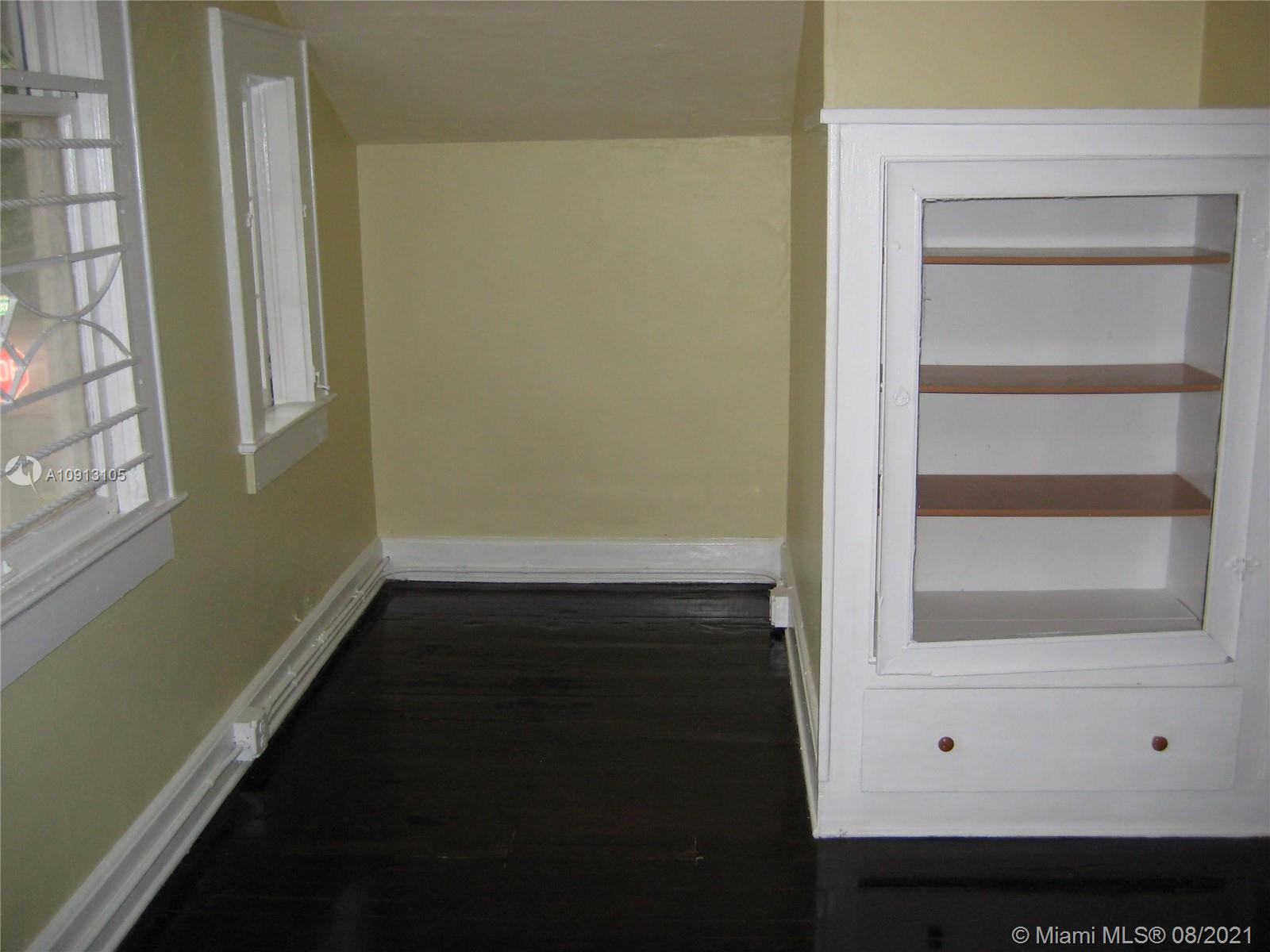 See details / 3918 sq. ft. $ 2021-04-12 0 Photo