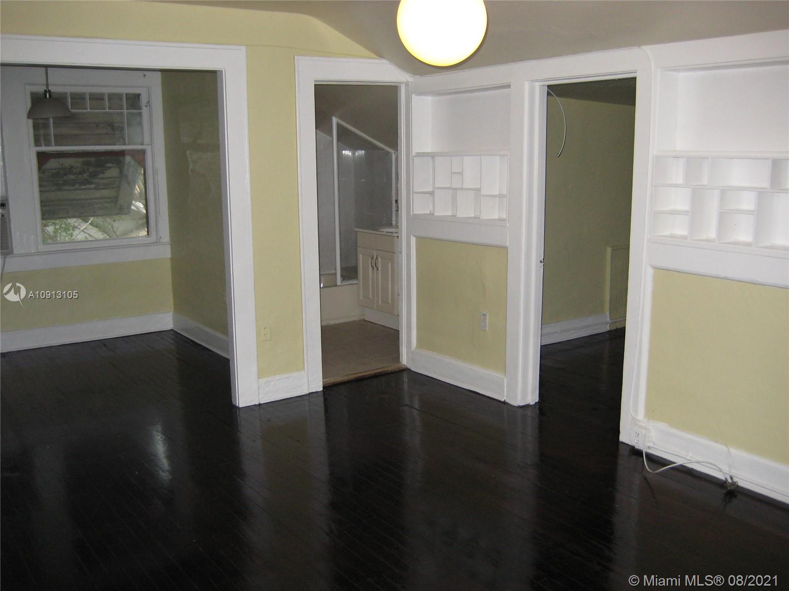 See details / 3918 sq. ft. $ 2021-04-12 0 Photo