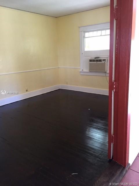 See details / 3918 sq. ft. $ 2021-04-12 0 Photo
