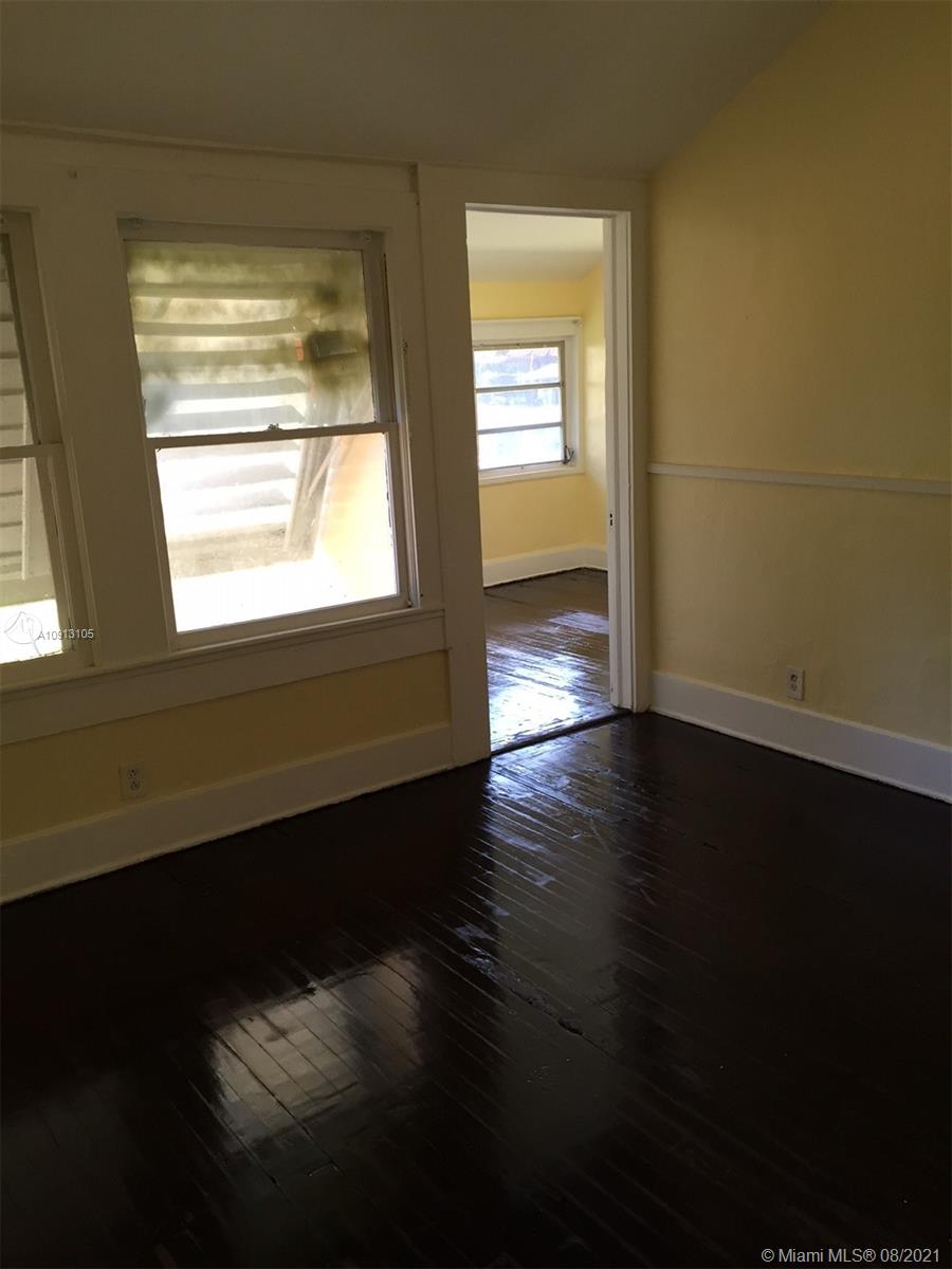 See details / 3918 sq. ft. $ 2021-04-12 0 Photo