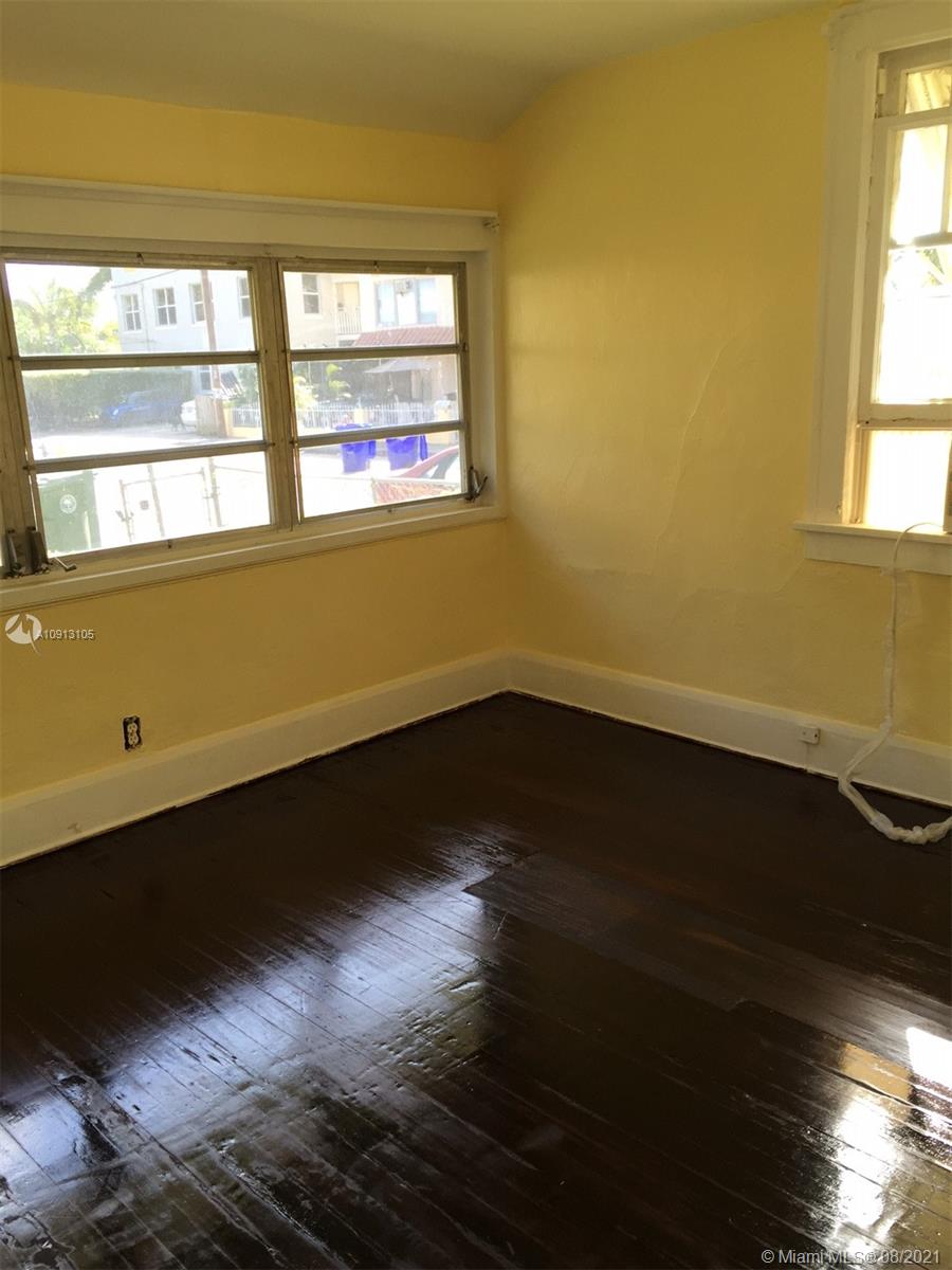 See details / 3918 sq. ft. $ 2021-04-12 0 Photo