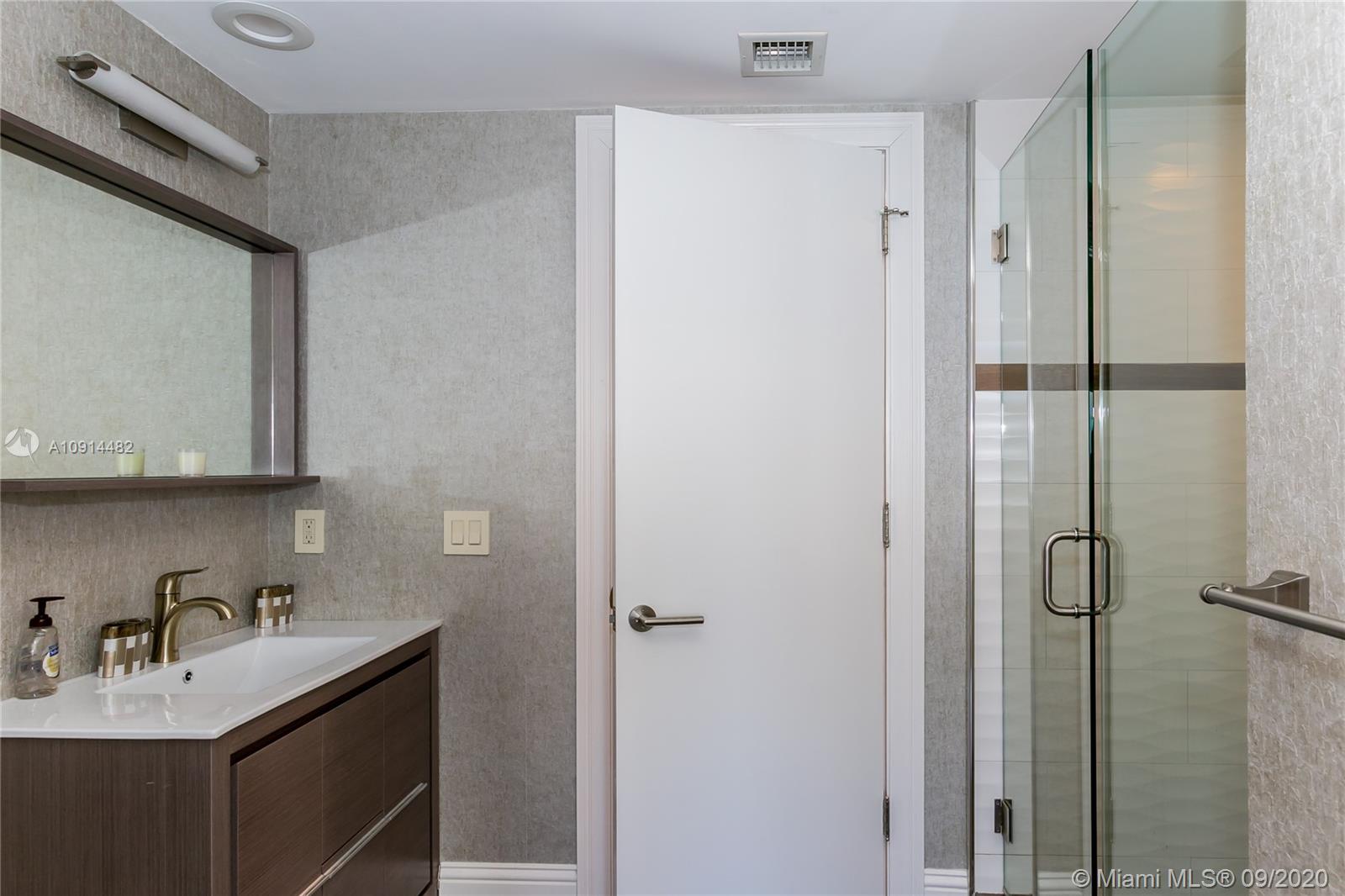 See details 5108 2 / 2 1458 sq. ft. $ 2020-08-20 0 Photo