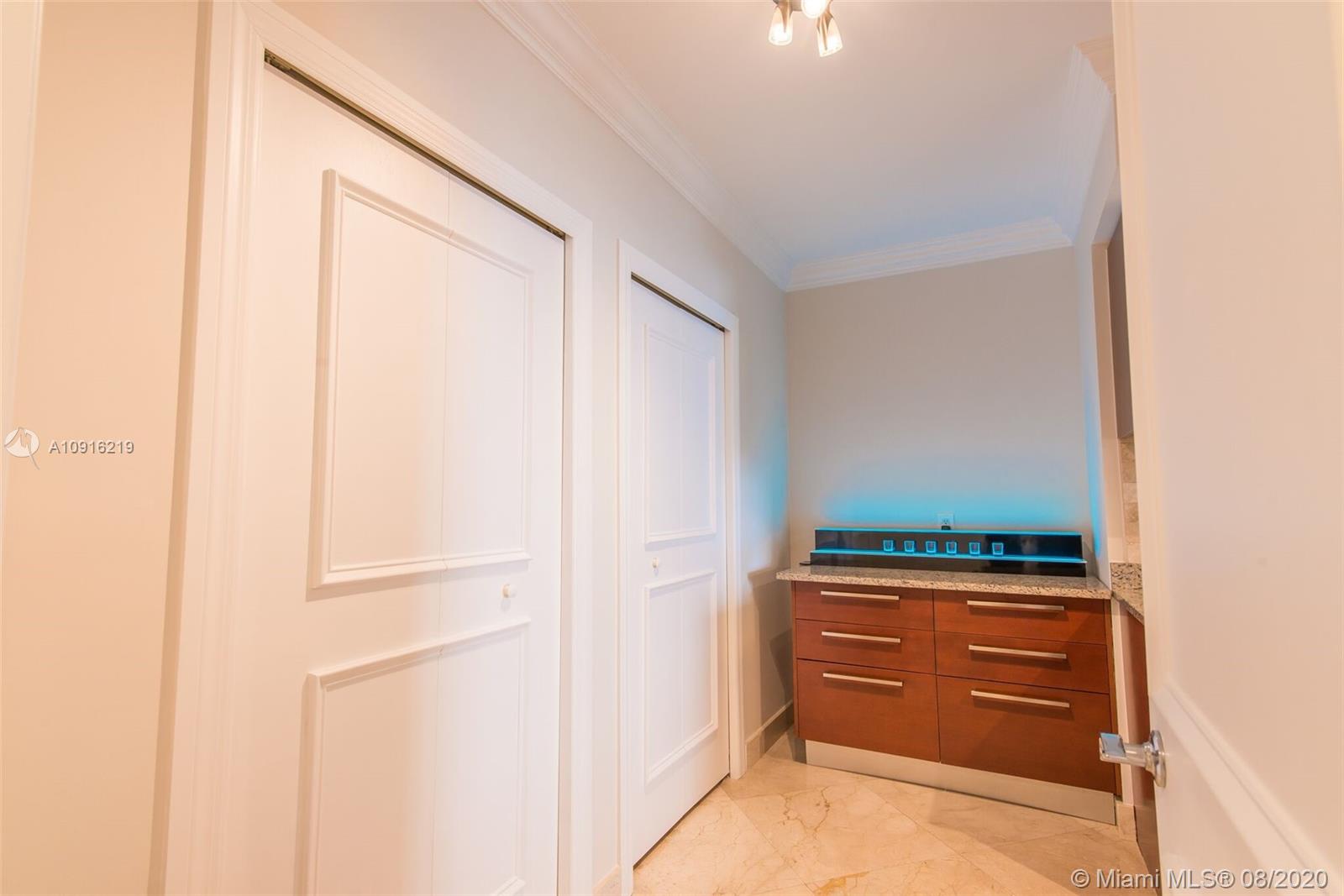 Ver detalles 2202 3 / 3 1841 sq. ft. $ 2020-08-24 0 foto