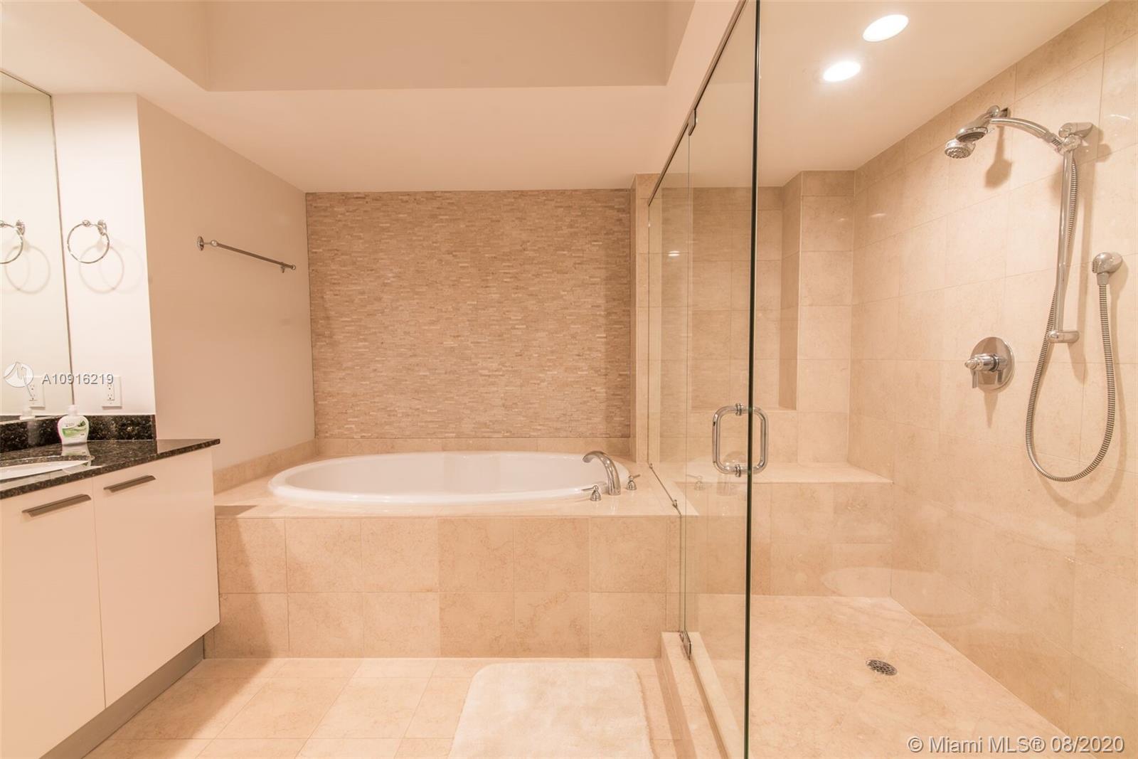 Ver detalles 2202 3 / 3 1841 sq. ft. $ 2020-08-24 0 foto