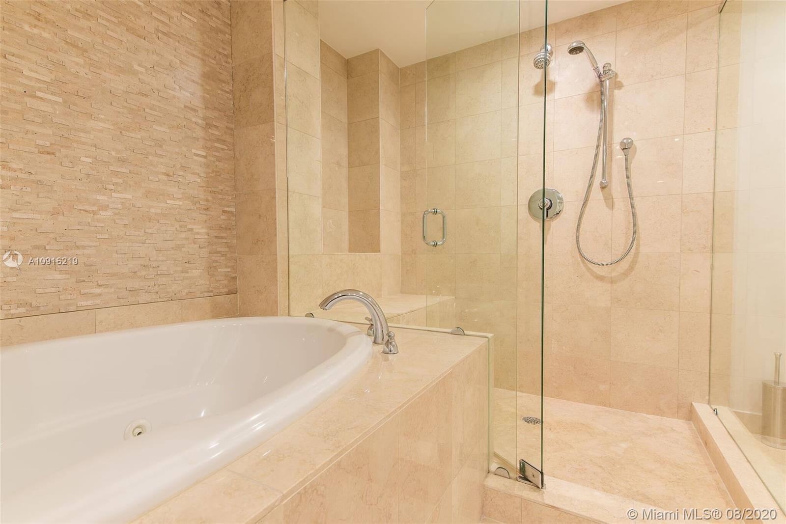 Ver detalles 2202 3 / 3 1841 sq. ft. $ 2020-08-24 0 foto