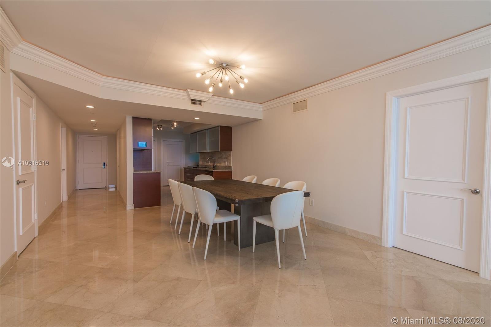 Ver detalles 2202 3 / 3 1841 sq. ft. $ 2020-08-24 0 foto