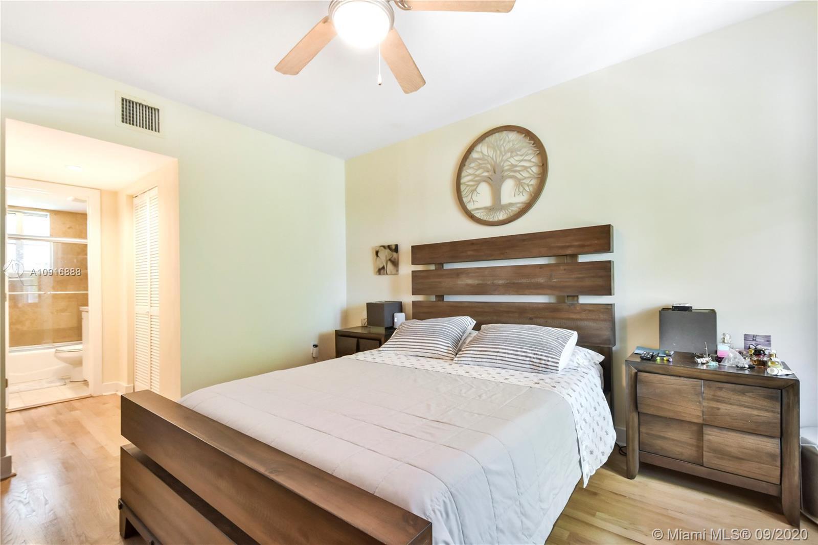 See details / sq. ft. $ 2020-08-25 0 Photo