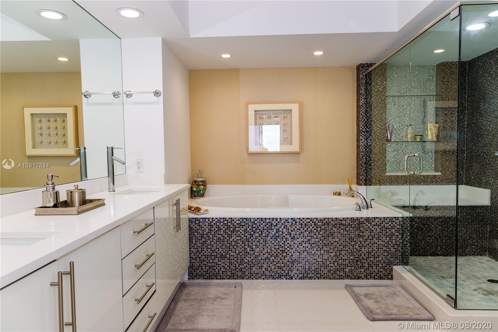 See details 2802 3 / 3 1841 sq. ft. $ 2020-08-27 0 Photo