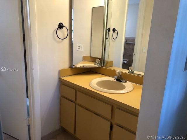 See details / 1736 sq. ft. $ 2020-10-09 0 Photo