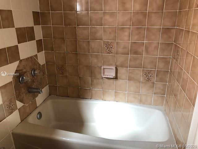 See details / 1736 sq. ft. $ 2020-10-09 0 Photo