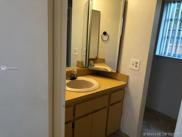 See details / 1736 sq. ft. $ 2020-10-09 0 Photo