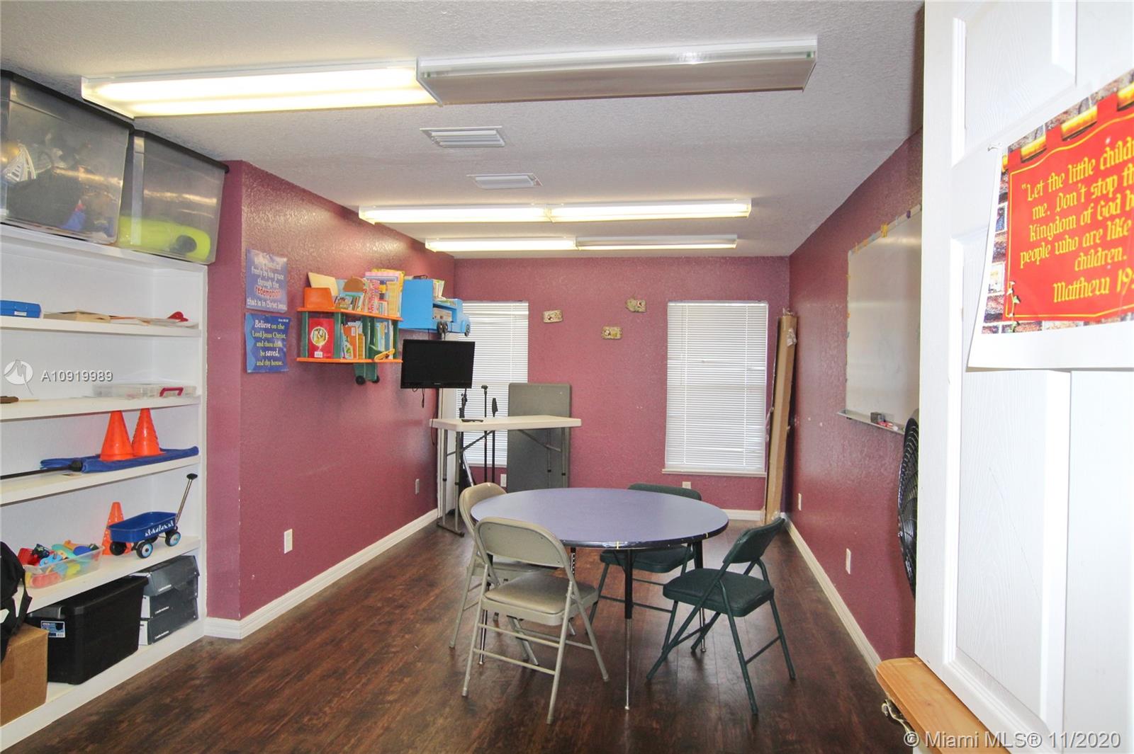 See details / sq. ft. $ 2020-09-01 0 Photo