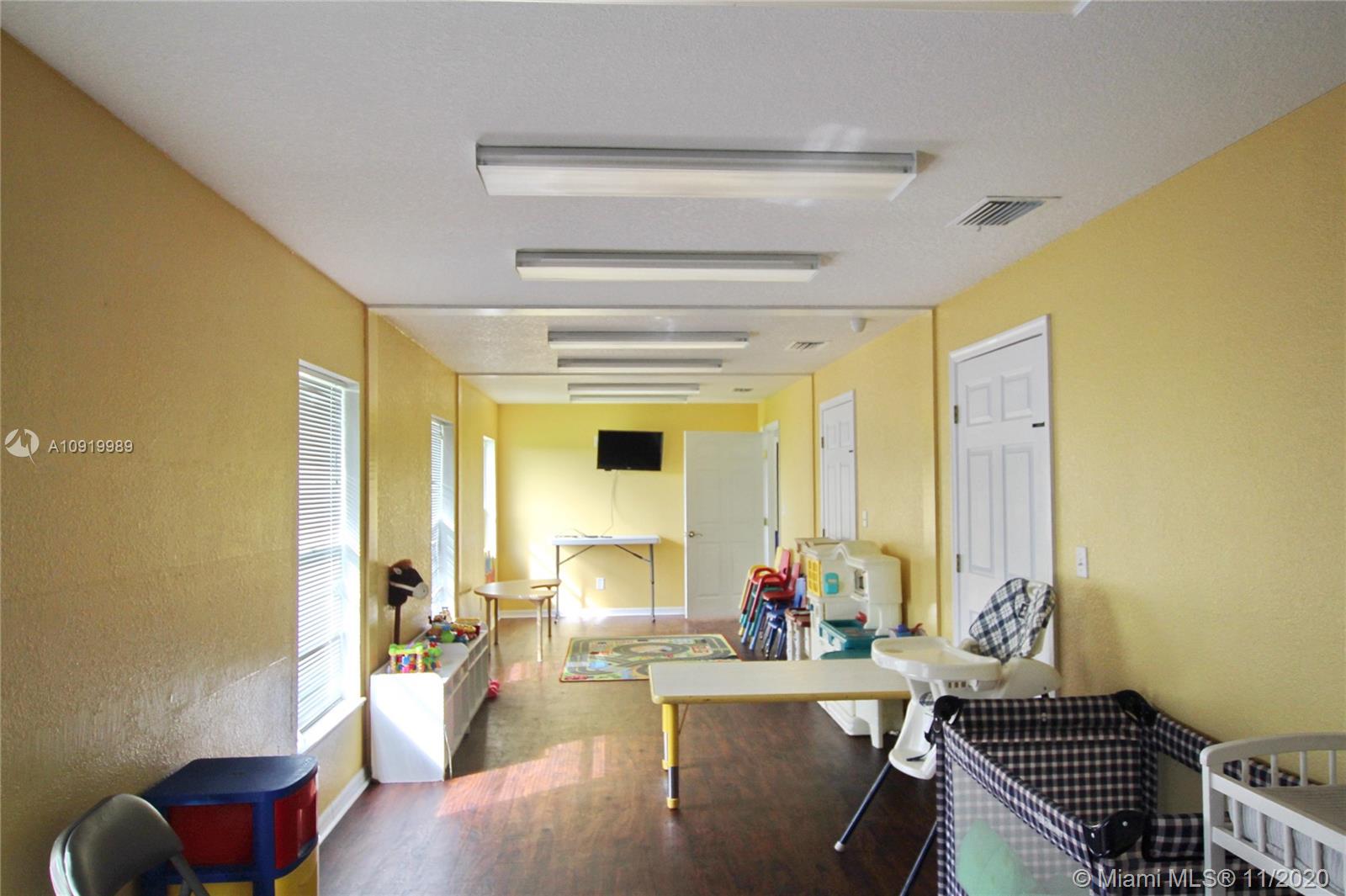 See details / sq. ft. $ 2020-09-01 0 Photo