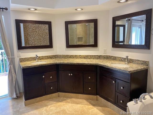 Photo of 21009 31st Ave, Aventura, Florida, 33180 -