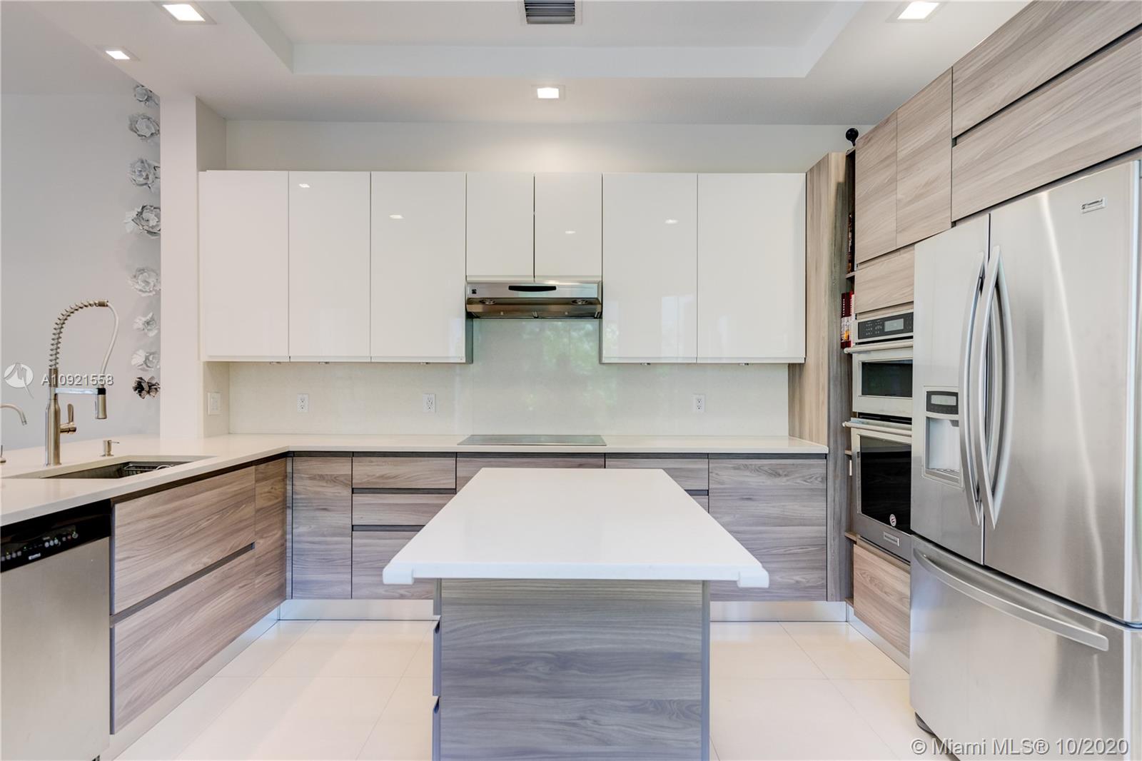 Photo of 989 Harbor Vw N #989, Hollywood, Florida, 33019 - aerial view