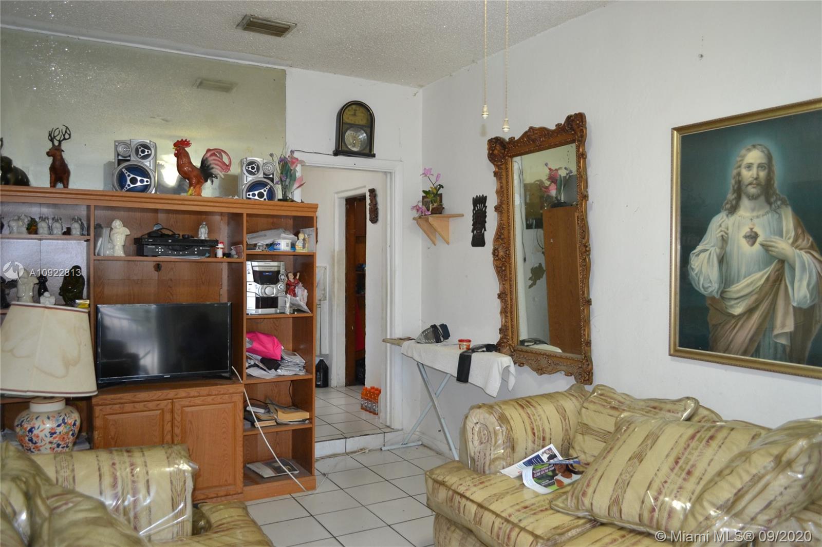 See details / 1980 sq. ft. $ 2020-09-05 0 Photo