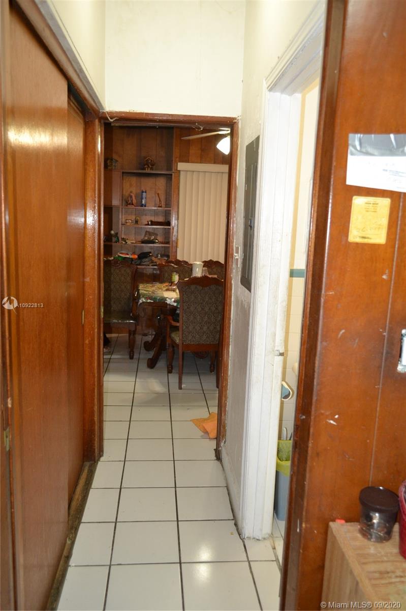 See details / 1980 sq. ft. $ 2020-09-05 0 Photo