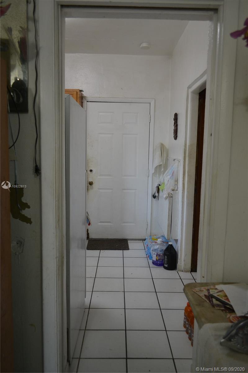 See details / 1980 sq. ft. $ 2020-09-05 0 Photo