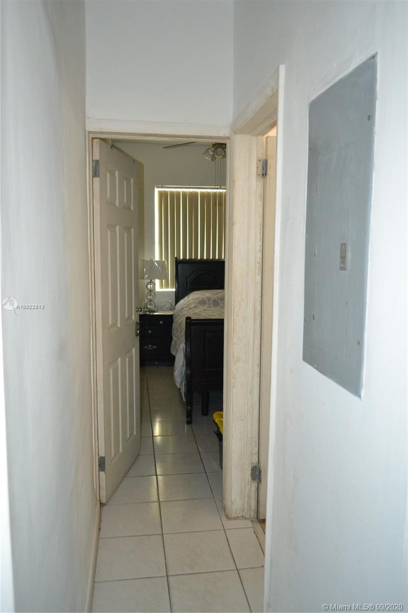 See details / 1980 sq. ft. $ 2020-09-05 0 Photo
