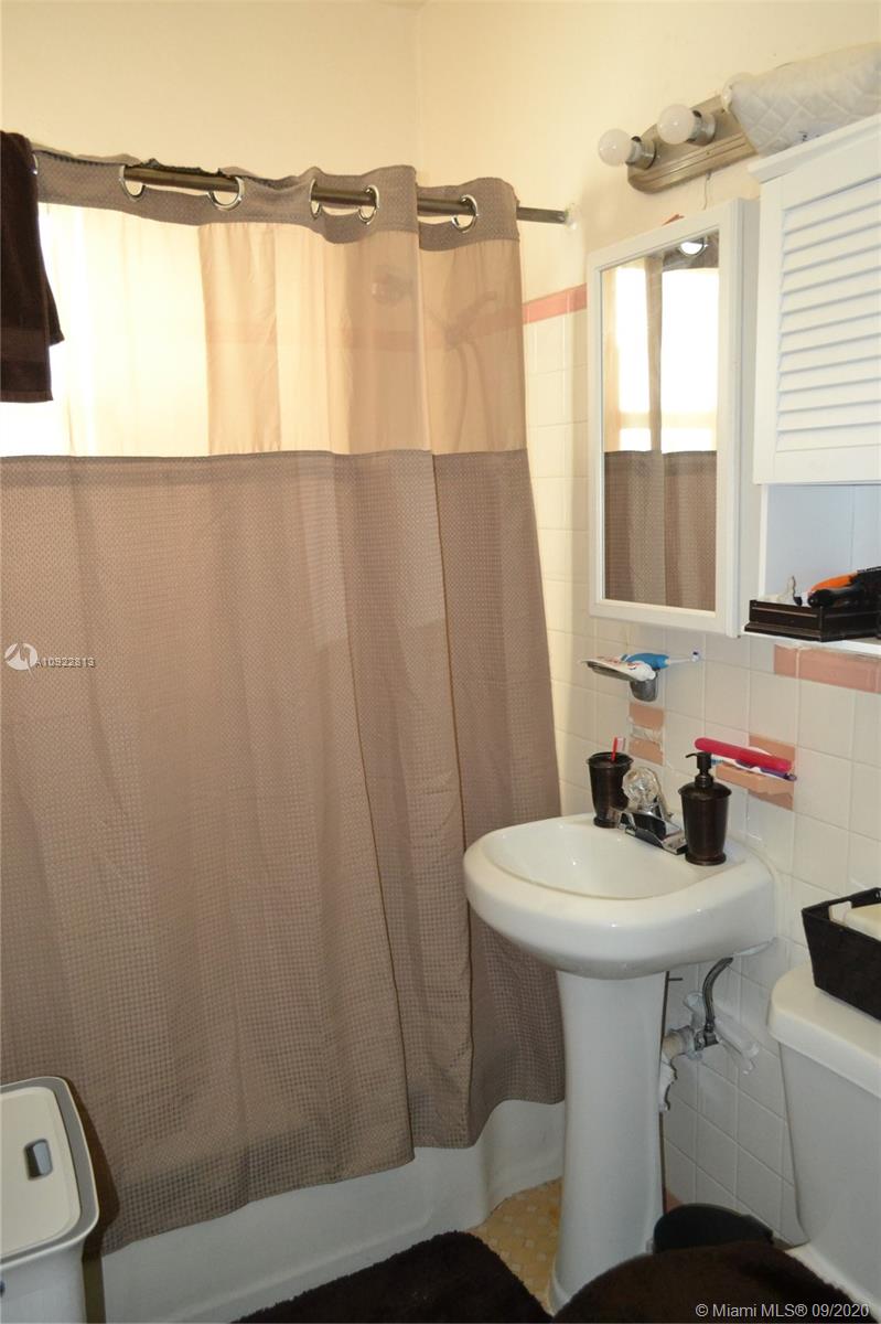 See details / 1980 sq. ft. $ 2020-09-05 0 Photo