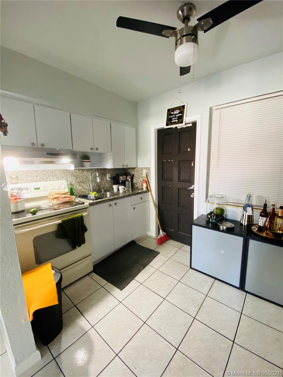 See details / 1384 sq. ft. $ 2020-09-07 0 Photo