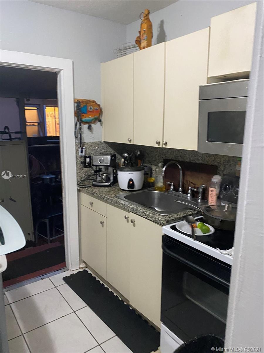 See details / 1384 sq. ft. $ 2020-09-07 0 Photo