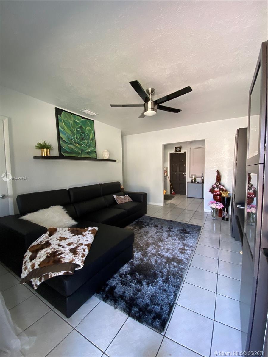 See details / 1384 sq. ft. $ 2020-09-07 0 Photo