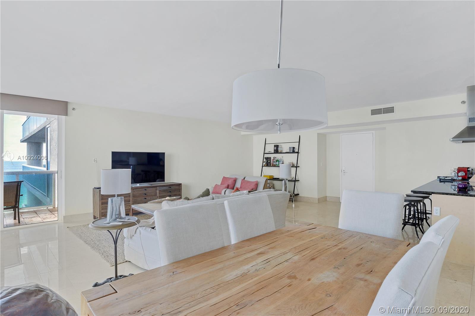 See details 1410 2 / 2 1782 sq. ft. $ 2020-09-08 0 Photo