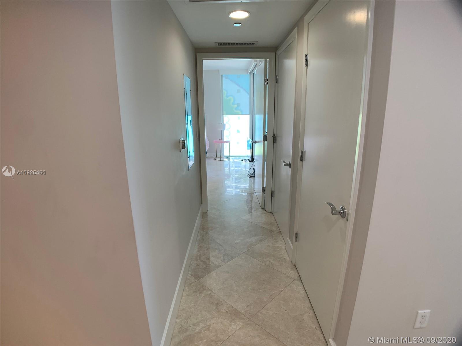 See details 801 3 / 4 2078 sq. ft. $ 2020-10-13 0 Photo