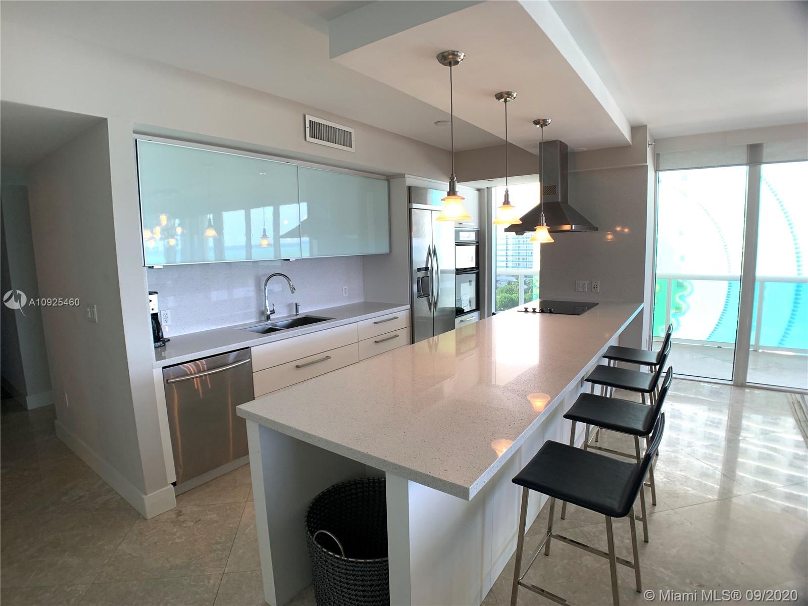 See details 801 3 / 4 2078 sq. ft. $ 2020-10-13 0 Photo