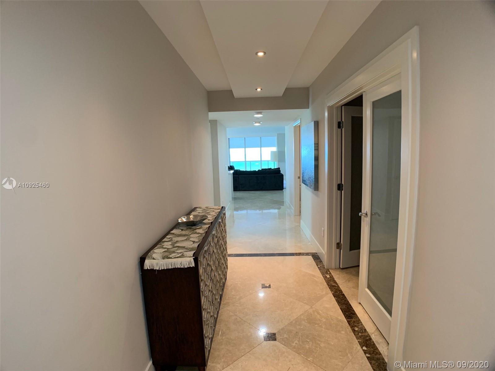 See details 801 3 / 4 2078 sq. ft. $ 2020-10-13 0 Photo