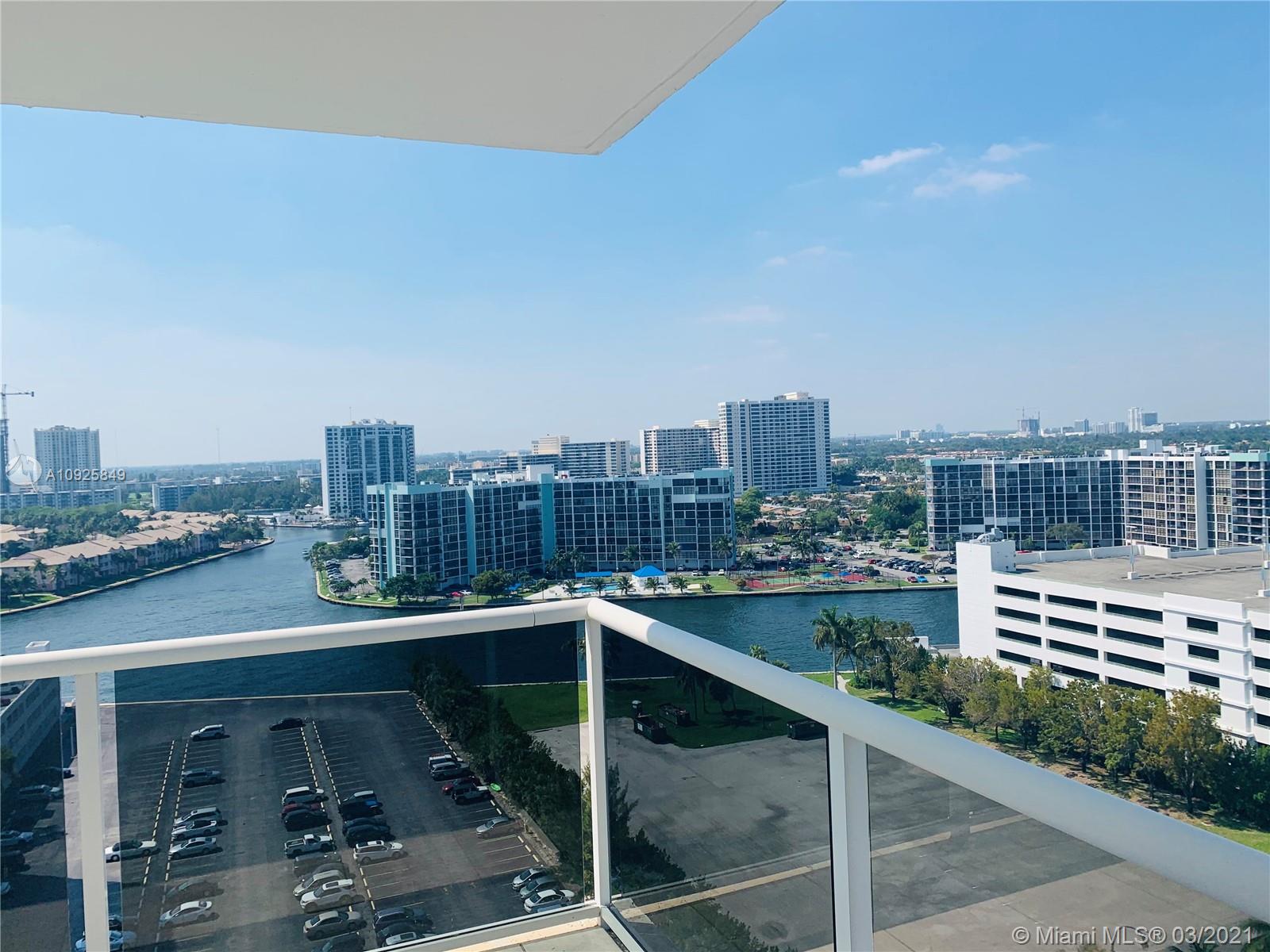 CORNER UNIT BALCONY