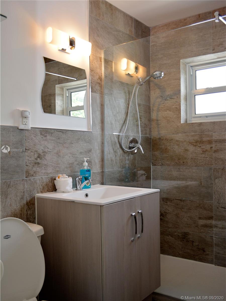 See details / 439 sq. ft. $ 2020-09-12 0 Photo