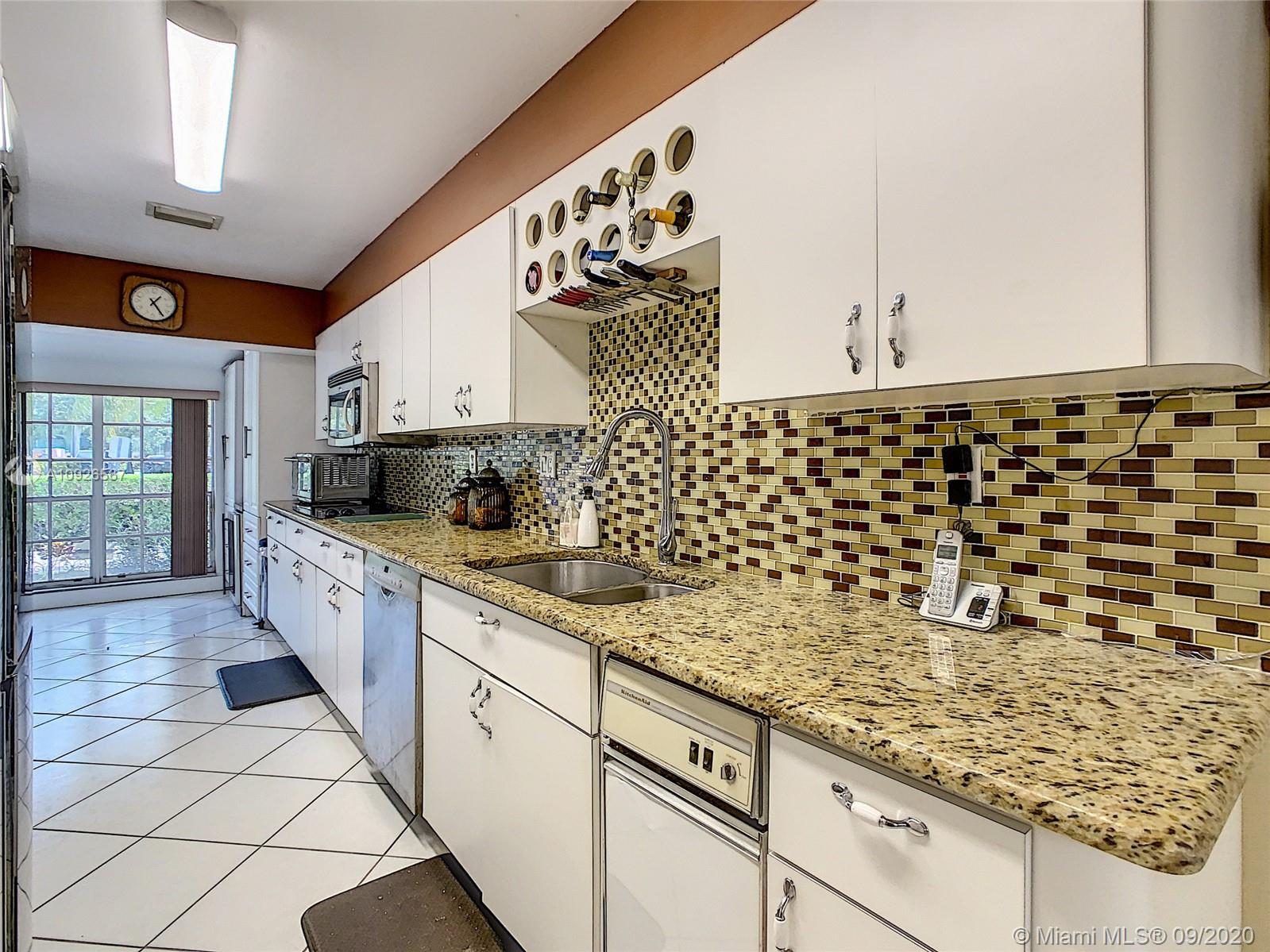 See details / 4119 sq. ft. $ 2020-09-13 0 Photo