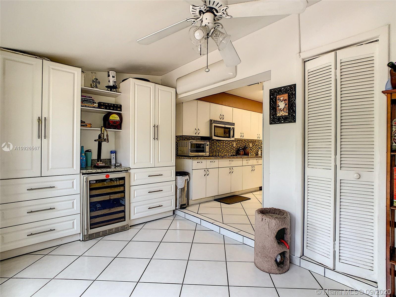 See details / 4119 sq. ft. $ 2020-09-13 0 Photo