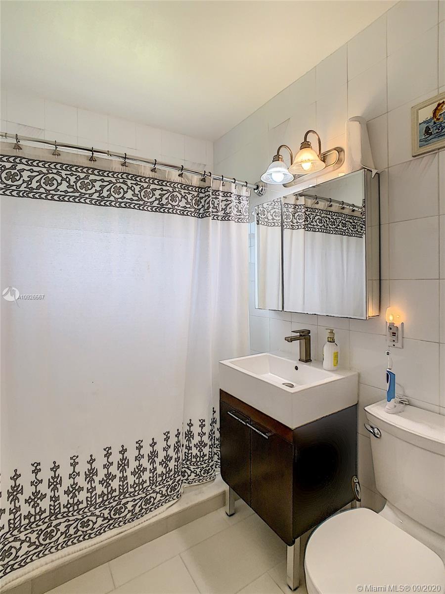 See details / 4119 sq. ft. $ 2020-09-13 0 Photo