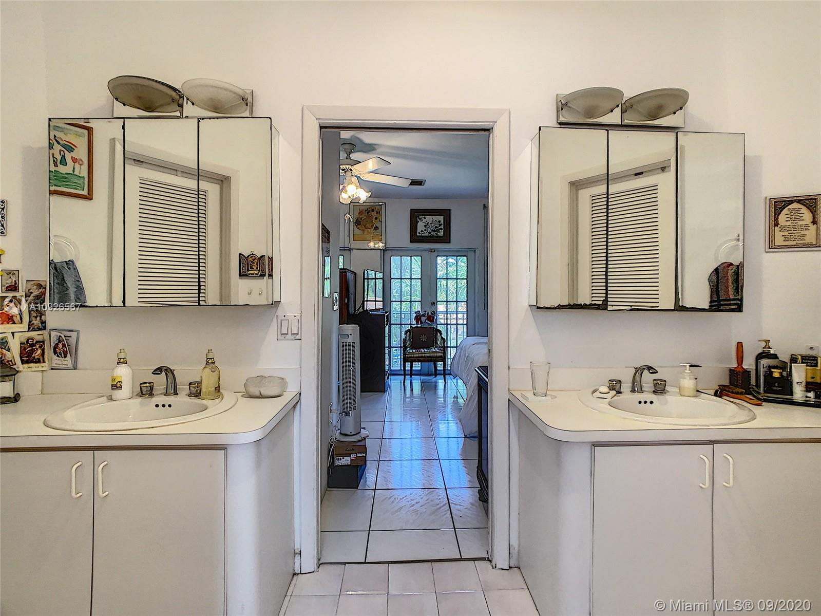 See details / 4119 sq. ft. $ 2020-09-13 0 Photo