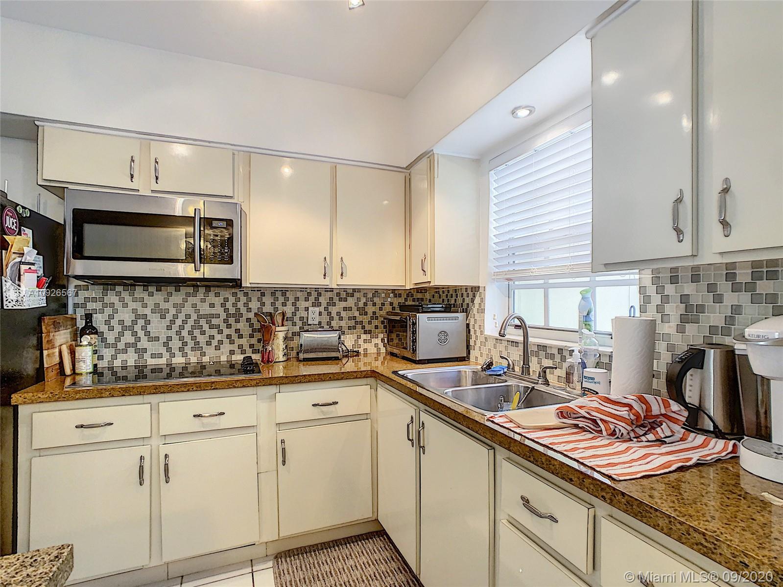See details / 4119 sq. ft. $ 2020-09-13 0 Photo