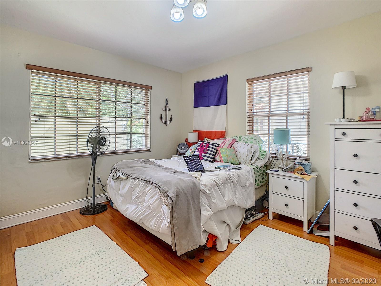 See details / 4119 sq. ft. $ 2020-09-13 0 Photo