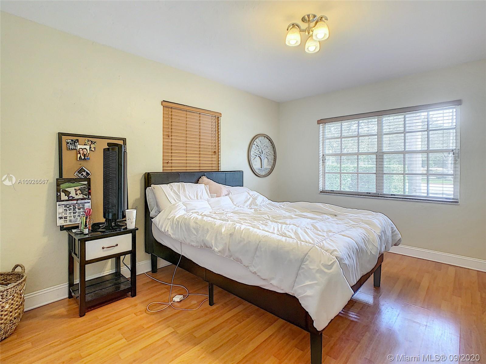 See details / 4119 sq. ft. $ 2020-09-13 0 Photo