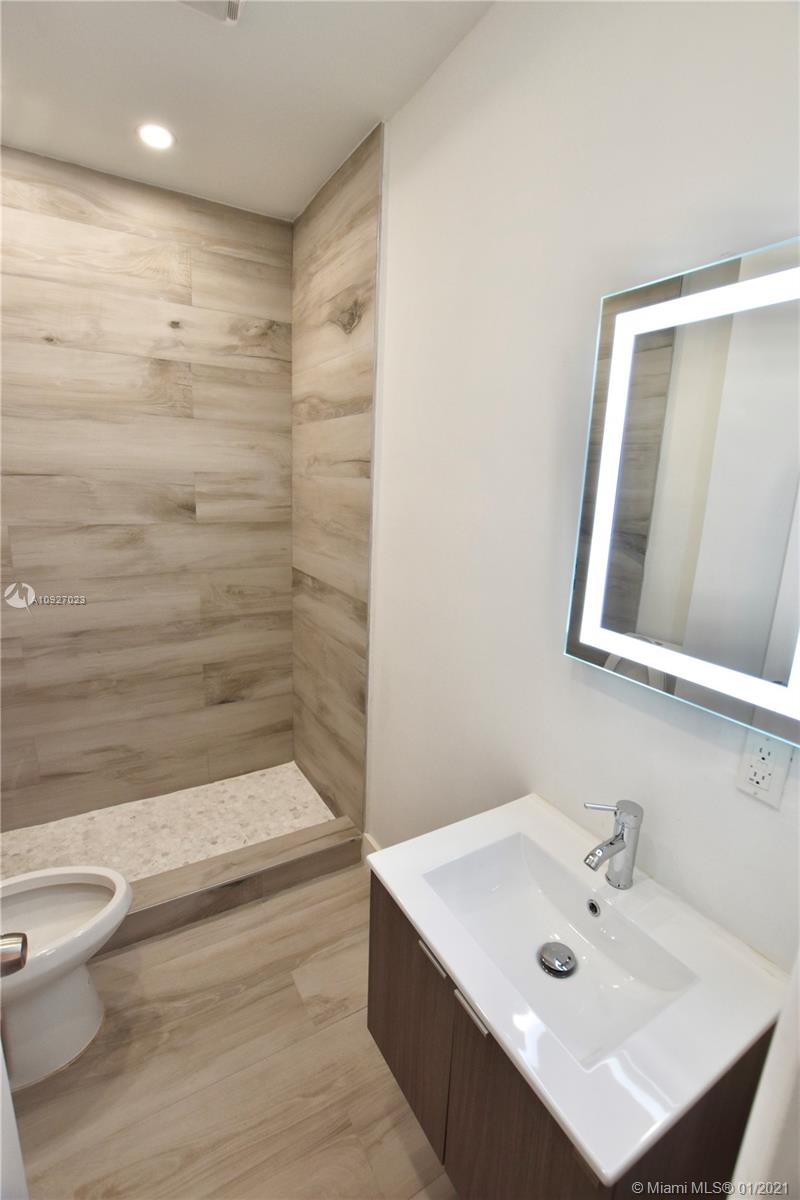 See details / 1819 sq. ft. $ 2020-09-14 0 Photo