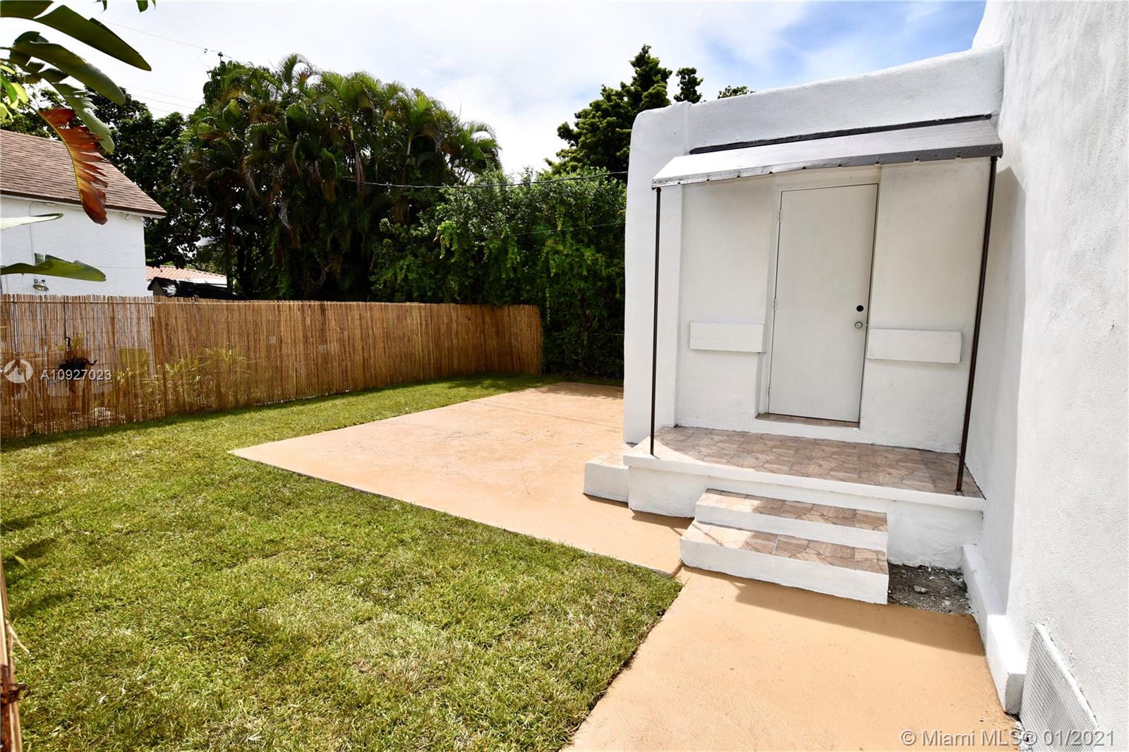 See details / 1819 sq. ft. $ 2020-09-14 0 Photo