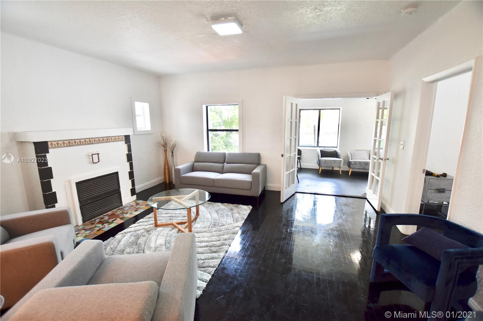 See details / 1819 sq. ft. $ 2020-09-14 0 Photo
