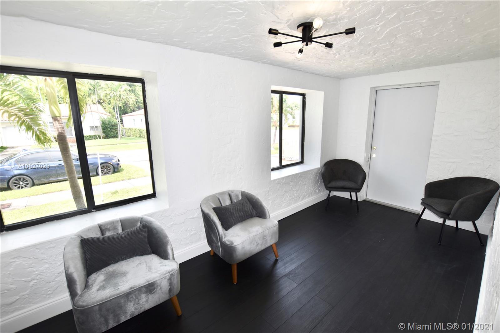 See details / 1819 sq. ft. $ 2020-09-14 0 Photo